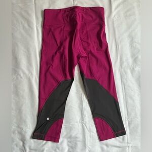 Lululemon. Size 10. Throwback Inspire High Rise Crop.